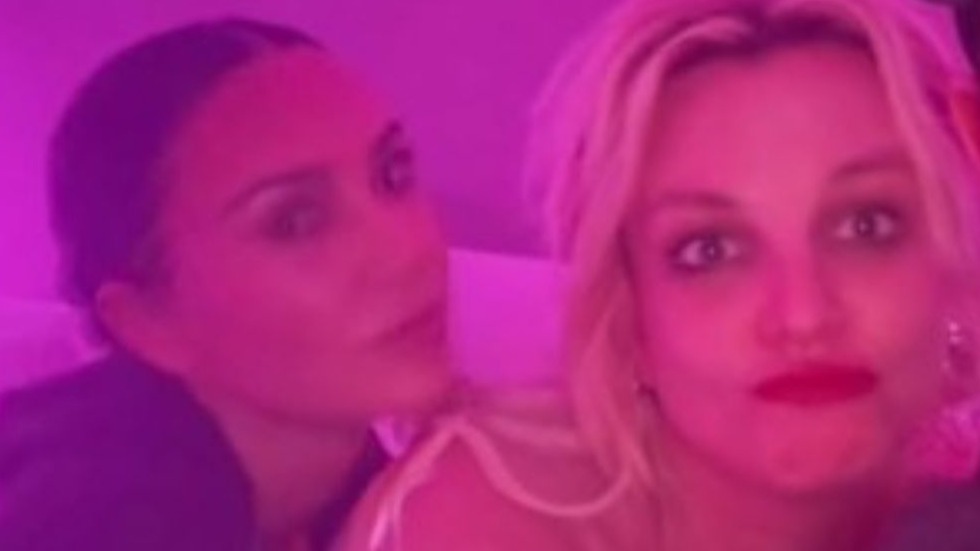 Бритні Спірс та Кім Кардашян: несподівана нічівля та вірусні фото