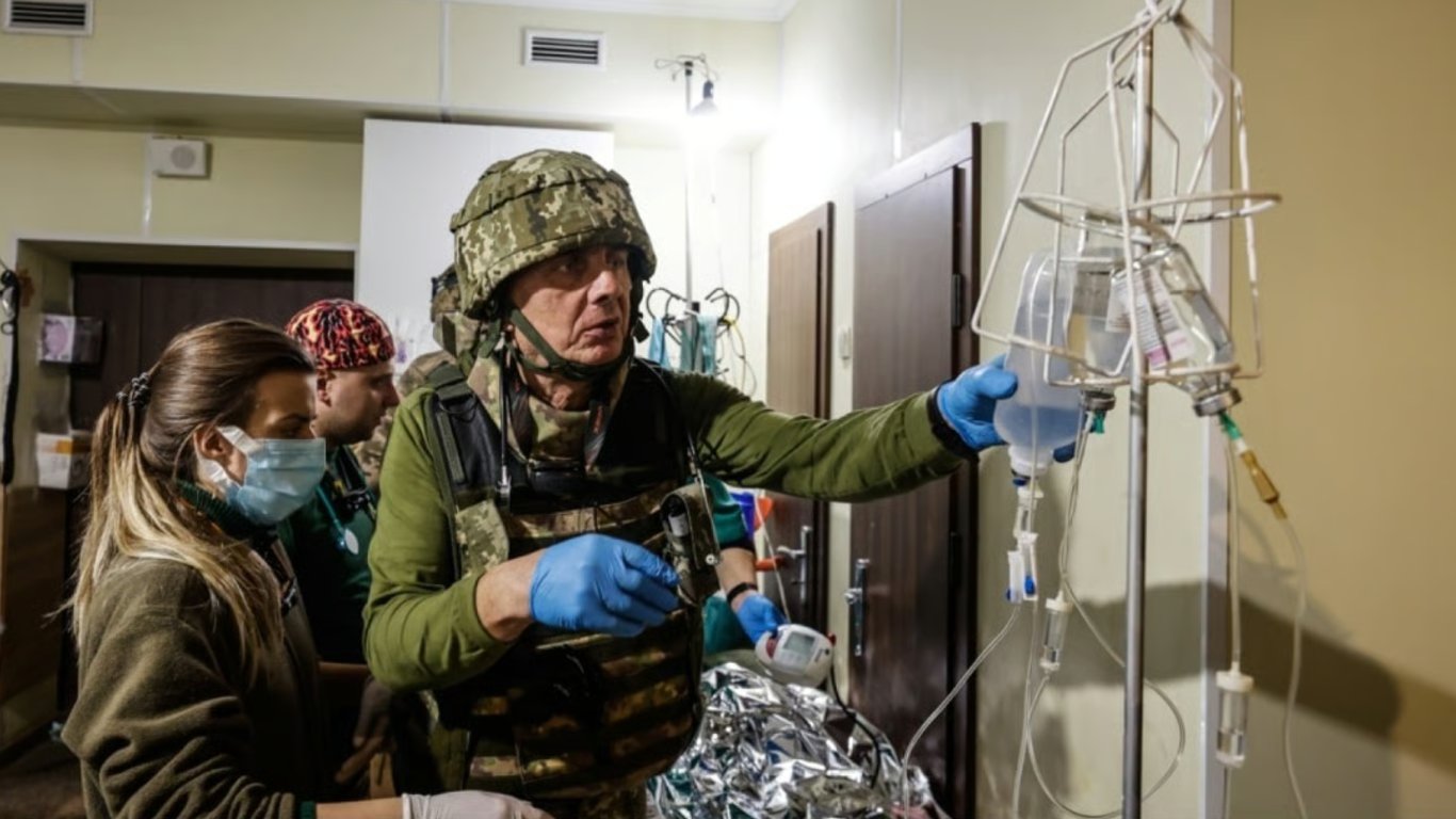 'Azov' benötigt Kampfmediziner - wie viel sie bezahlt