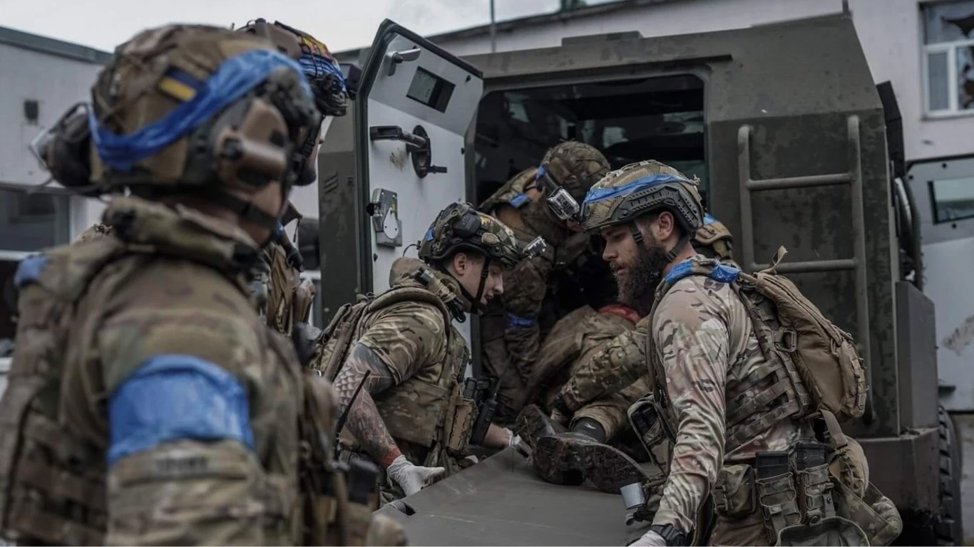 Asow sucht Fahrer für den Sanitätsdienst: Dienstbedingungen und Gehalt bis zu 127.000