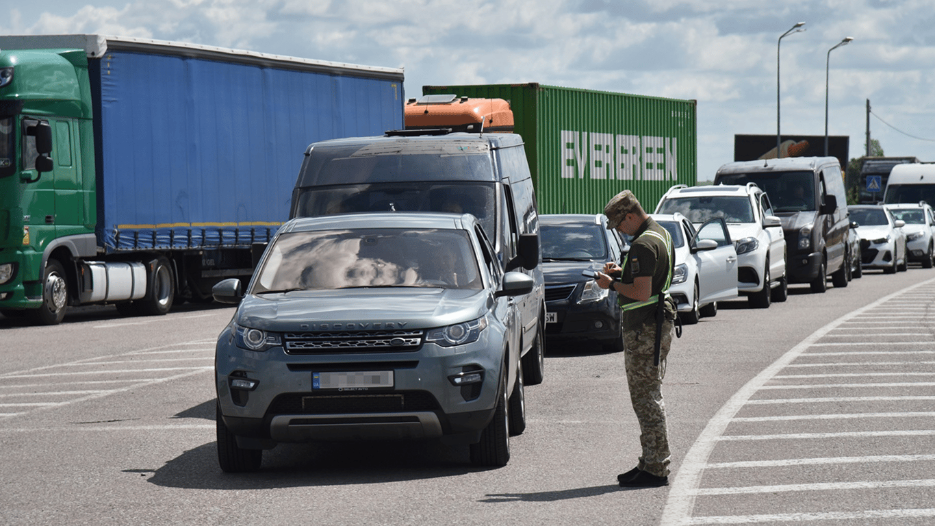 Traffic jams at the border with Poland: current situation at the checkpoints as of August 10