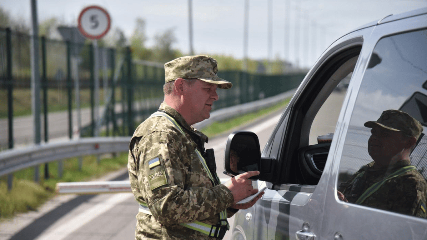Lviv region records unprecedented passenger flow: how to avoid queues at the border