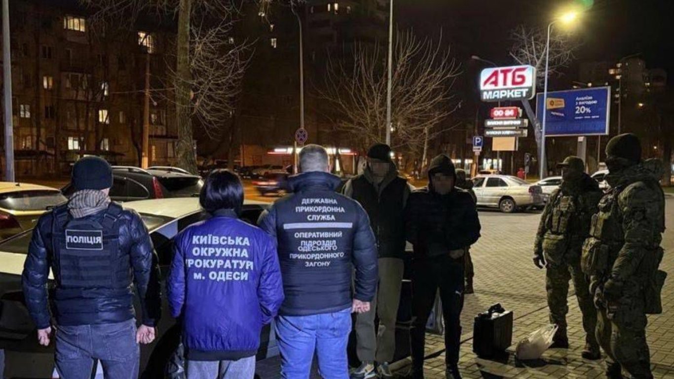 Odessa businessmen organized a scheme for illegal transportation abroad: they face up to 9 years of imprisonment