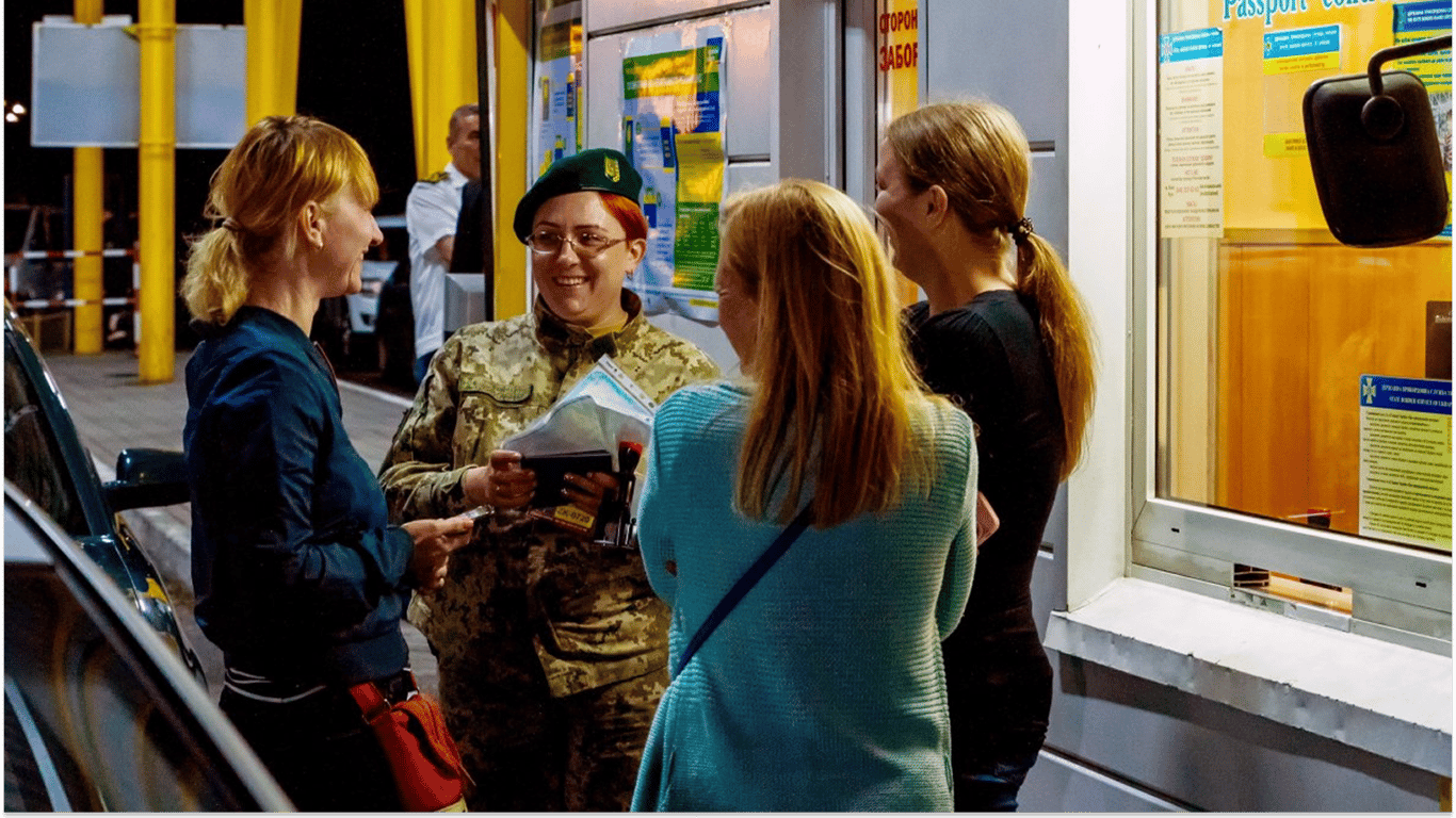 Thousands Return to Ukraine: What is Strictly Prohibited to Bring Across the Border in 2025