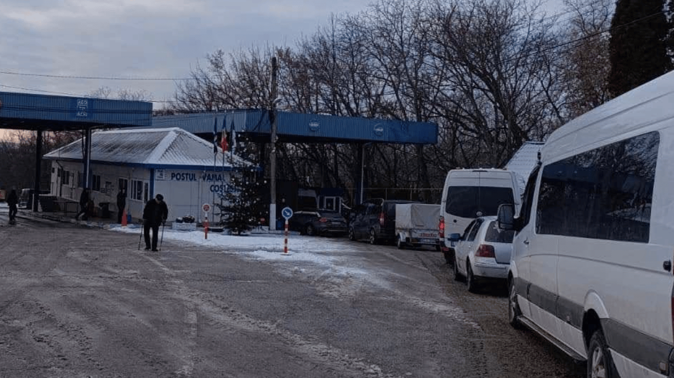 Километровые пробки на подъездах к границе с Молдовой на одесском направлении