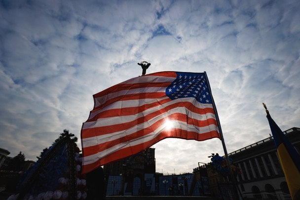 Dlaczego USA nie dają Ukrainie gwarancji bezpieczeństwa? Wyjaśnienie znanego dziennikarza