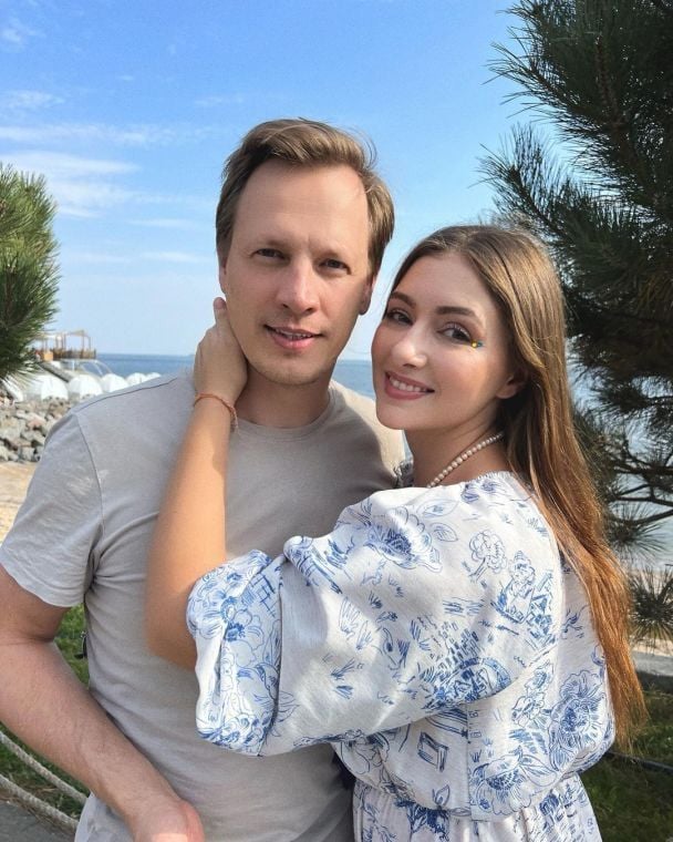 Ukrainian Actress Kateryna Tyshkevich Celebrates Husband's 43rd Birthday with a Romantic Winter Getaway in the Carpathians