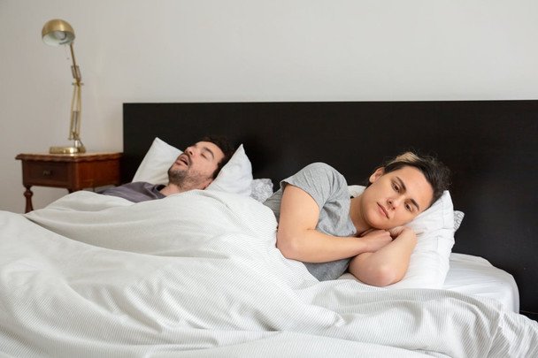 Kwaśny sok z wiśni na lepszy sen: dawkowanie i zasady stosowania
