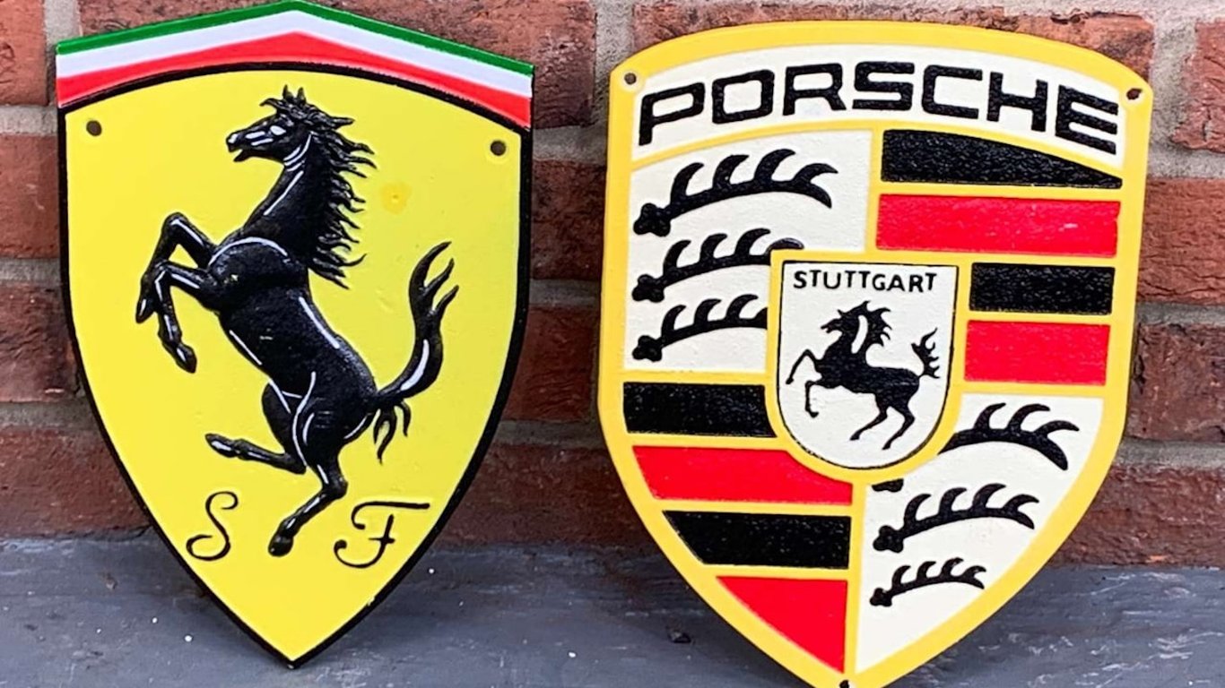 Кінь на емблемах Porsche та Ferrari