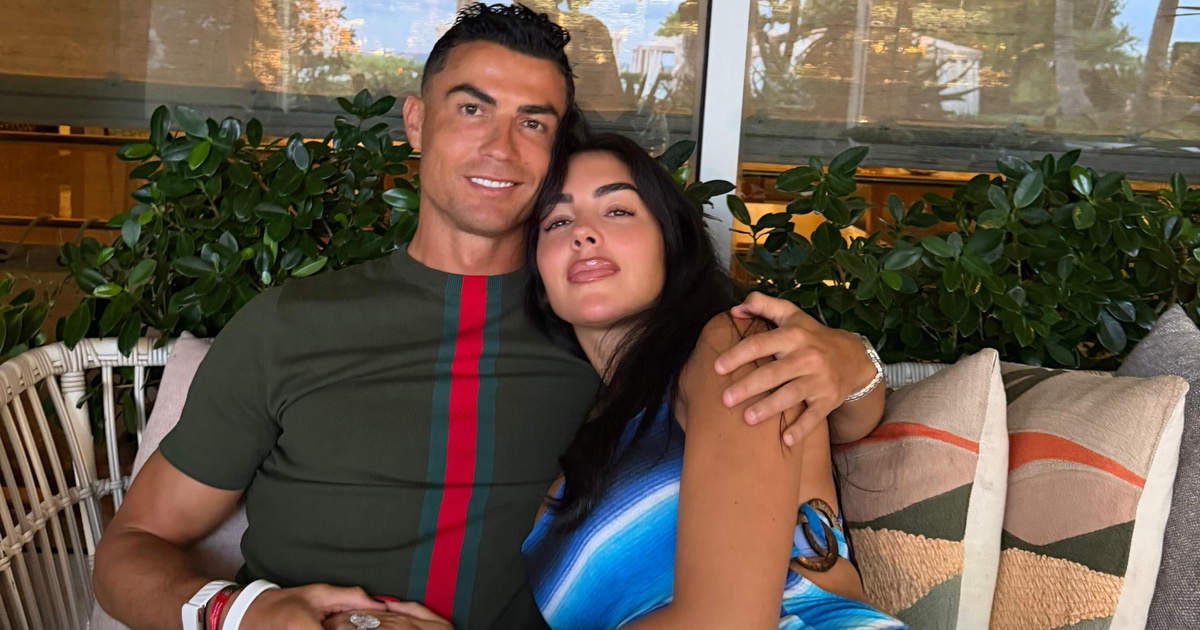Kąpiel w szklanym basenie – nowe nagranie Cristiano Ronaldo i Georginy Rodriguez