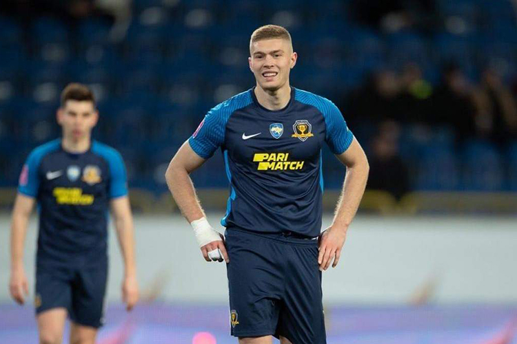 артем довбик где играет