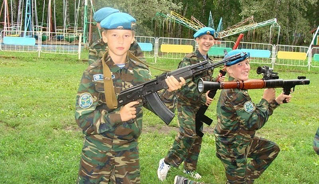 Вивезення дітей з Херсона до Росії