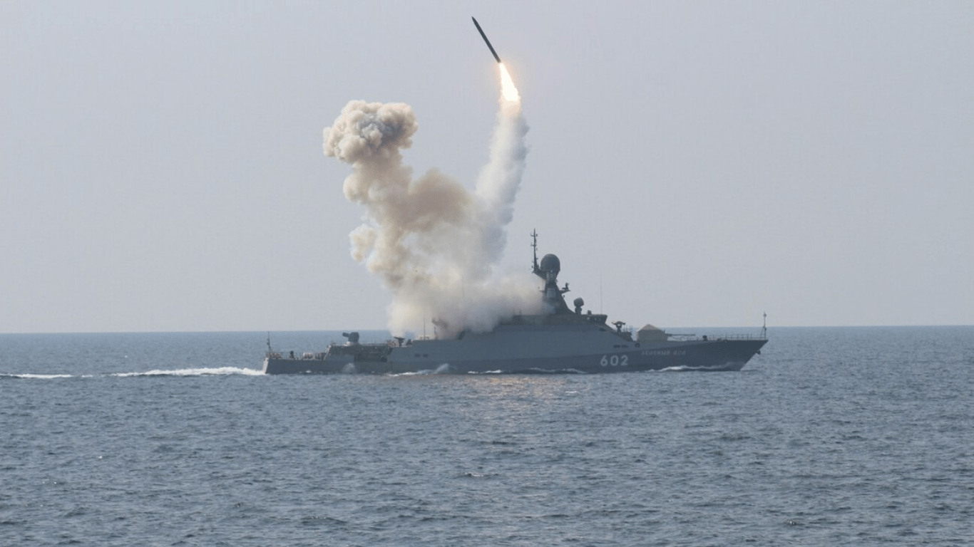 Російські кораблі готують пуск ракет