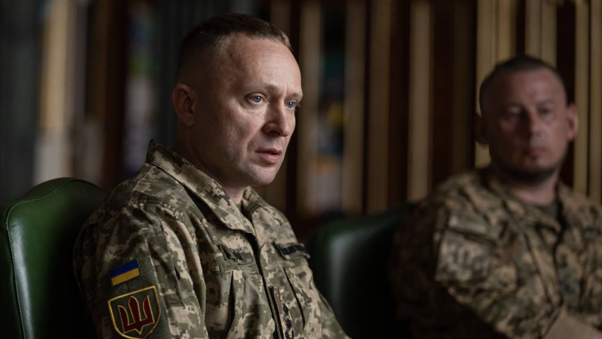 Генерал Драпатий на брифінгу