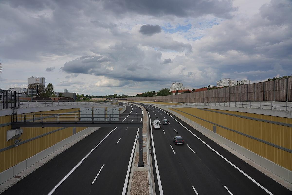 5 Essential Rules for Foreign Drivers: Debunking the Myth of Germany's 'Unlimited' Autobahns