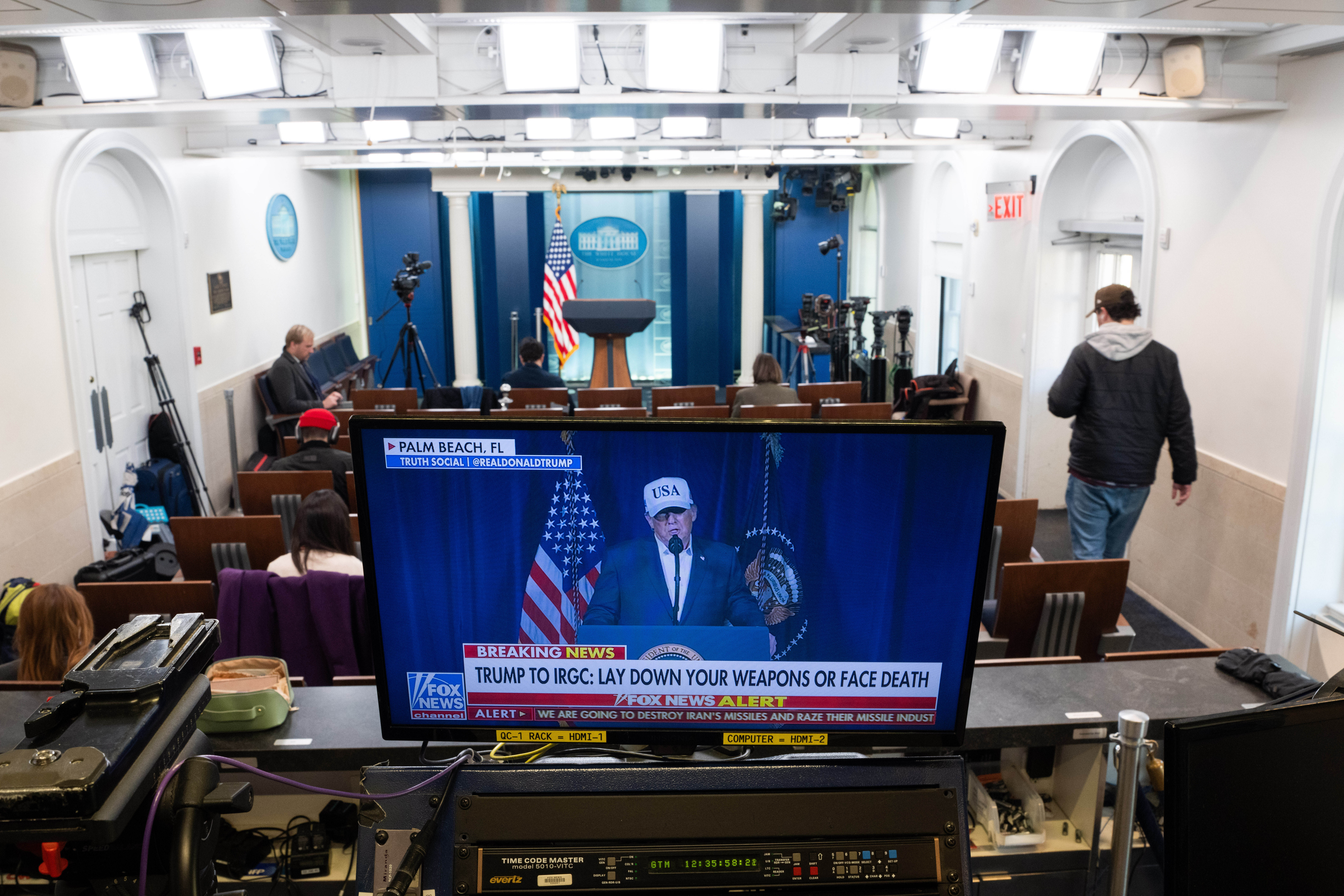 Внутри движения MAGA назревает конфликт: сторонники Трампа критикуют удары по Ирану
