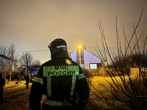 В Красноярске из-за взрывов горят склады с топливом: масштабный пожар у ТЭЦ