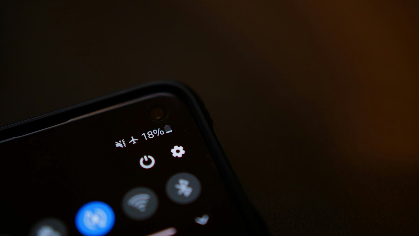 How Airplane Mode Saves Battery and Speeds Up Your Phone's Charging
