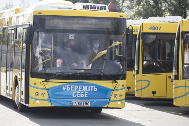 В Киеве более половины автобусов неисправны, а интервалы движения достигают 40 минут