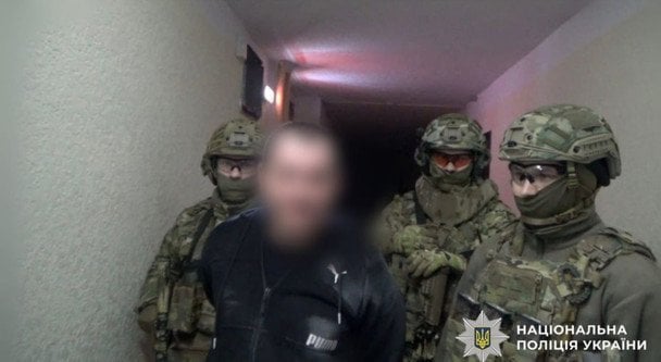 Задержание стрелка в умных очках