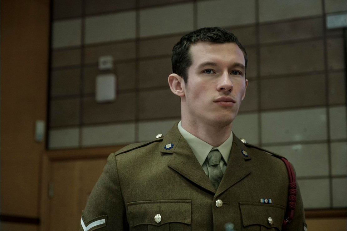 Callum Turner – Theseus Scamander