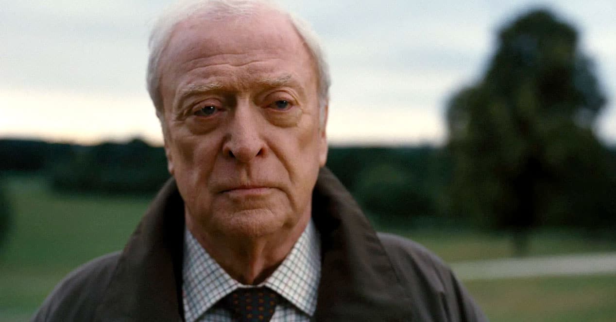 Michael Caine – Alfred Pennyworth