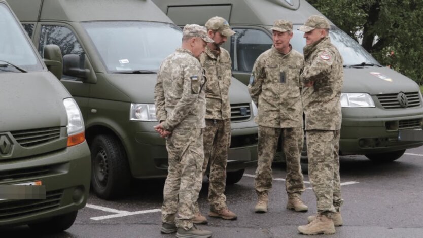 Мобилизовали директора завода хирургических инструментов: чем это угрожает медикам