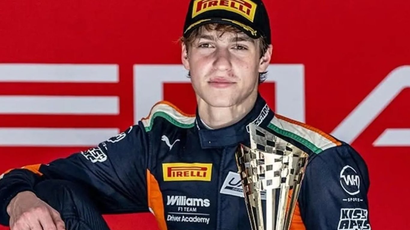 Historyczny triumf w Formule 4: Oleksandr Bondarew mistrzem serii na Bliskim Wschodzie