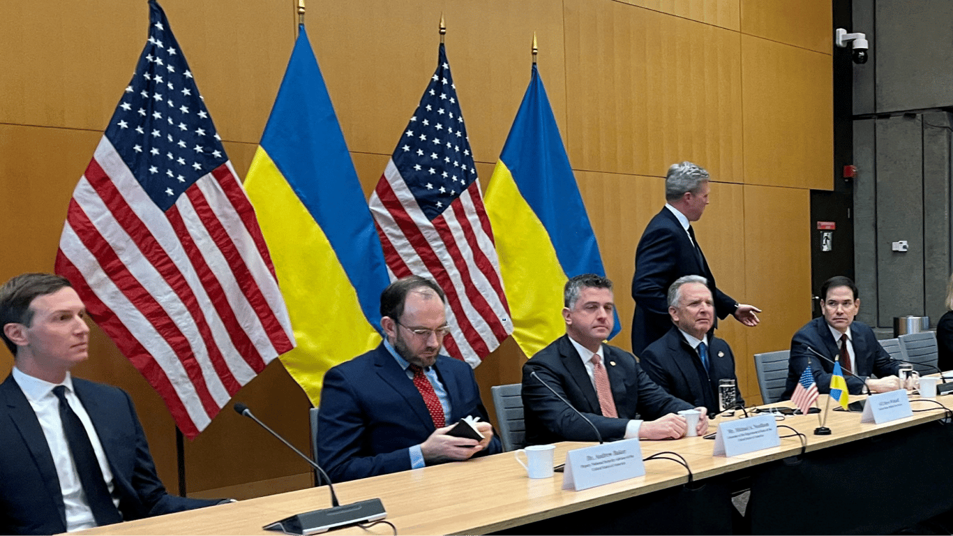 Переговори України, Росії та США