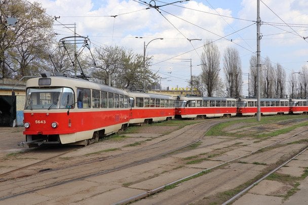 Tramwaje i trolejbusy wracają na lewy brzeg Kijowa. Oto lista przywróconych linii