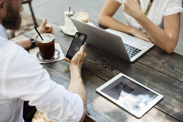 Microsoft tworzy nowy standard. Jak rozpoznać, czy treść jest dziełem sztucznej inteligencji?