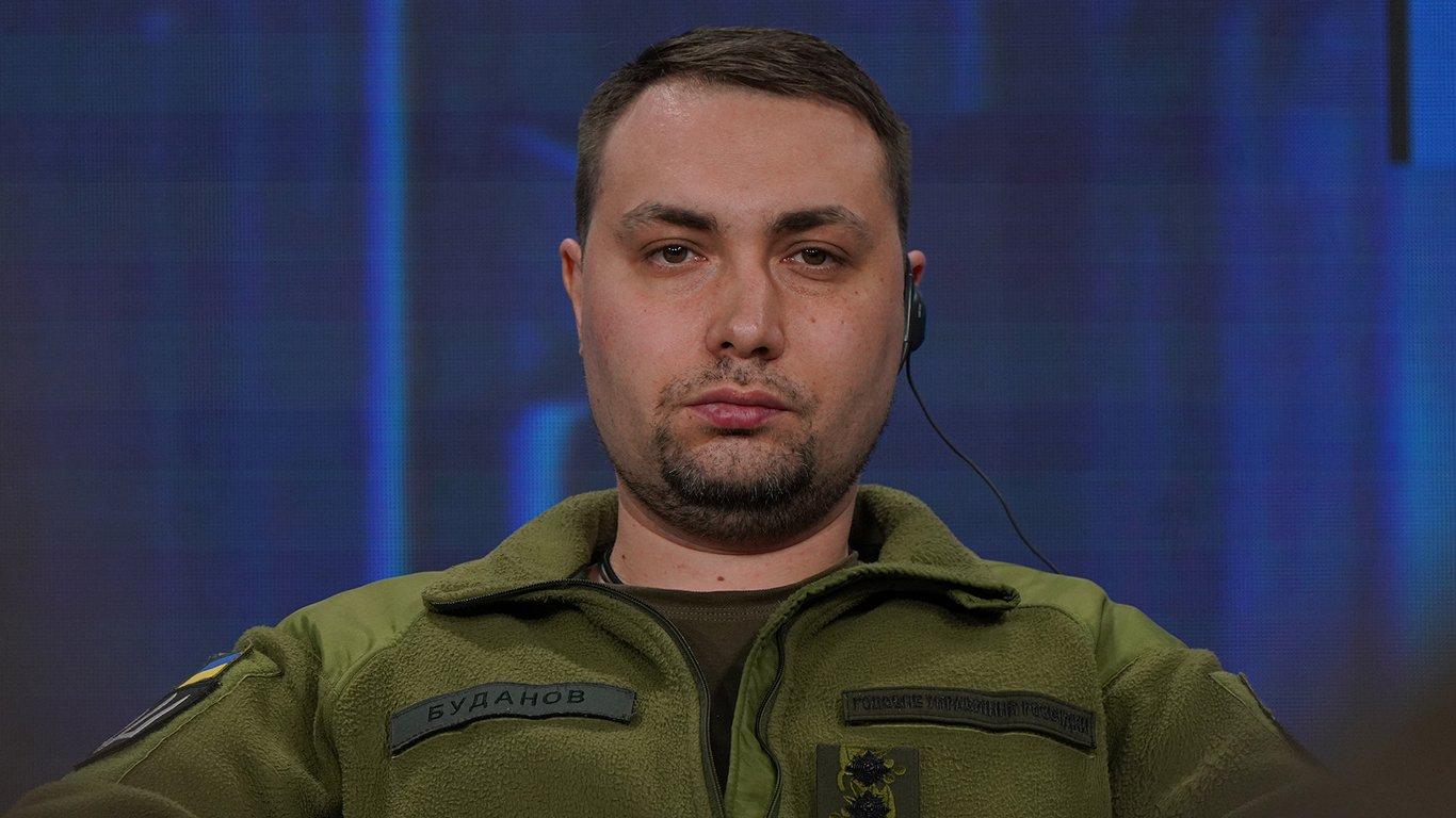 Буданов біля меморіалу в Бучі
