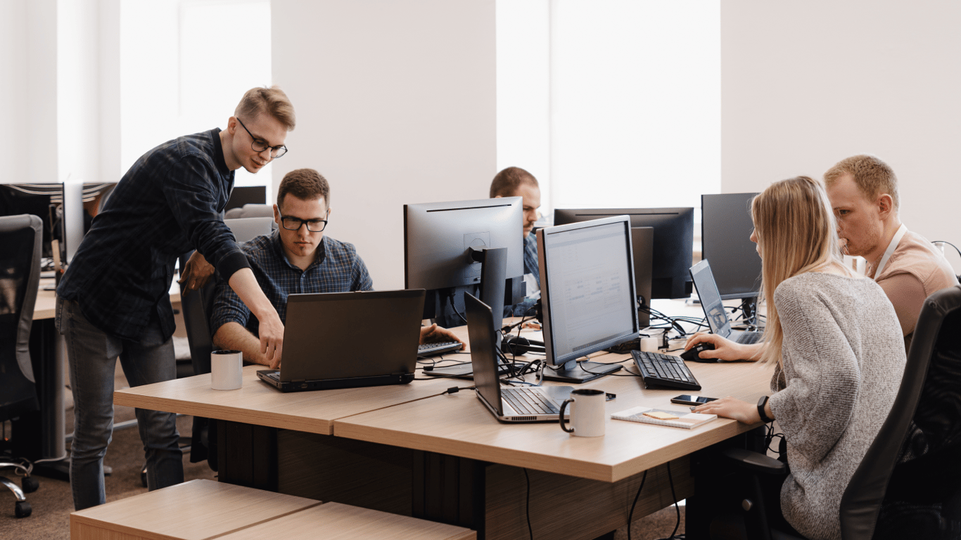 AI displaces junior programmers