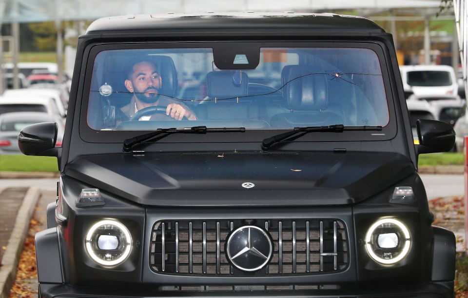Der Spieler von Manchester United war von einem Riss in der Windschutzscheibe seines Mercedes G-Wagon überrascht