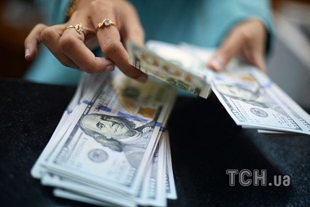 Долари зірочкою: як незвичайні купюри можуть принести прибуток