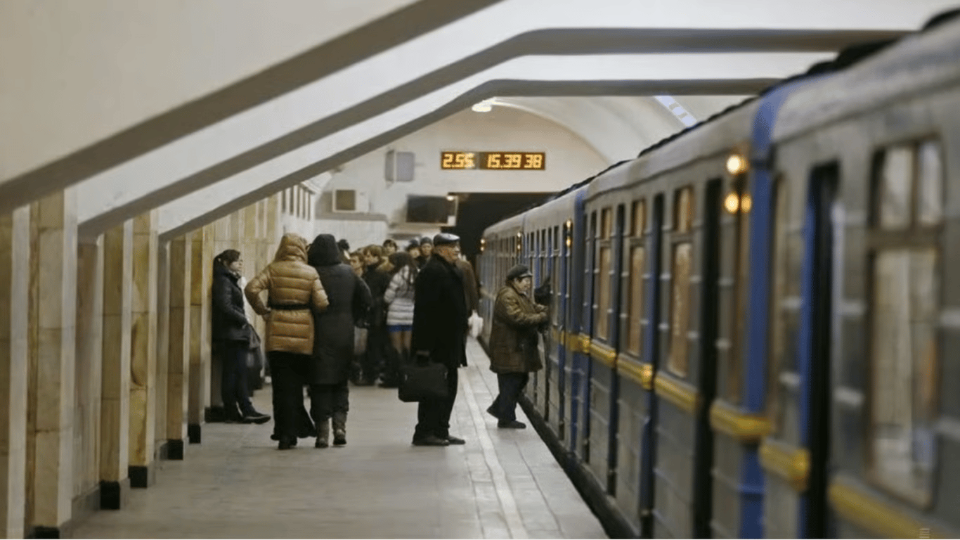 Kyiv Metro Renames Three Stations to Honor National Heroes and a Sister City
