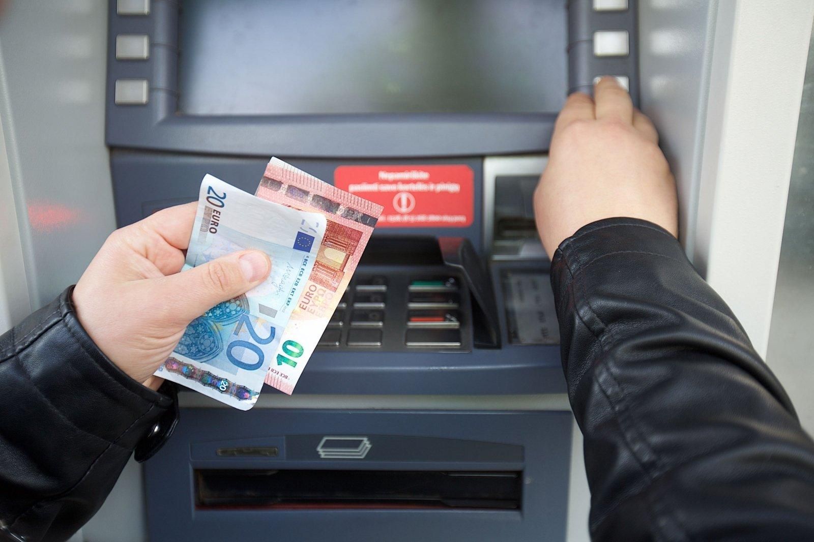 how to withdraw money without a card abroad