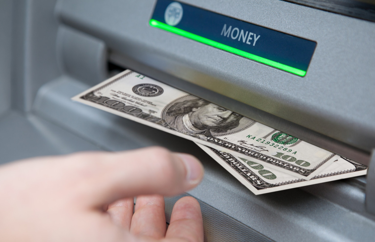 how to withdraw dollars abroad