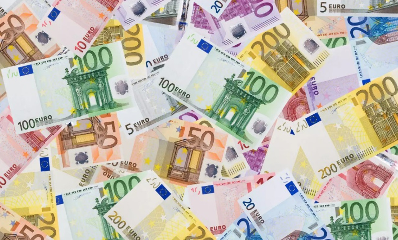 what will happen to the euro in 2025