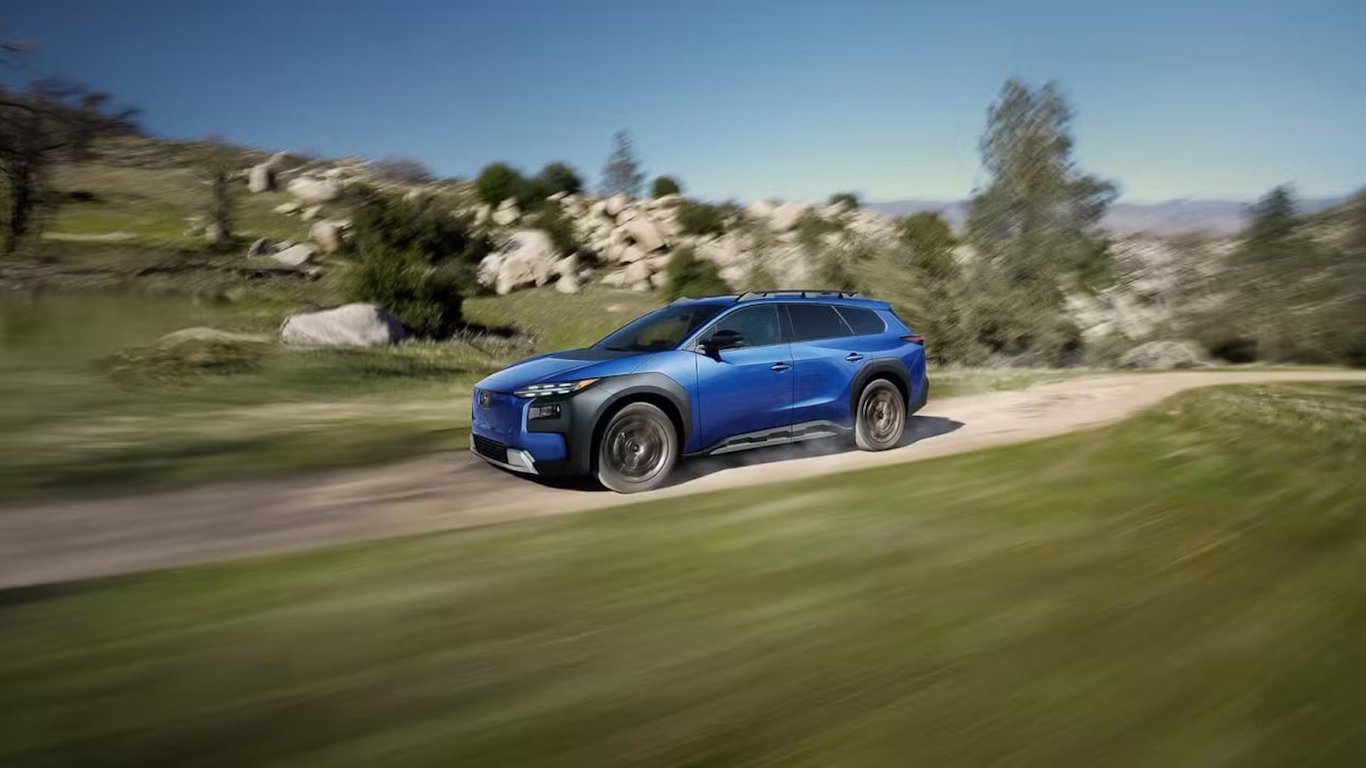 Subaru и Toyota выпустили электрические кроссоверы-близнецы: в чём причина разницы в цене?