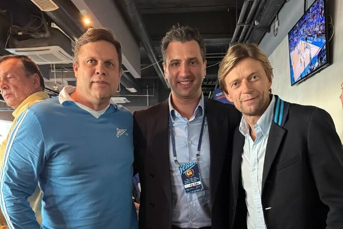 Der sanktionierte russische Oligarch hat ein Foto mit dem Verräter-Fußballer Tymoschtschuk veröffentlicht