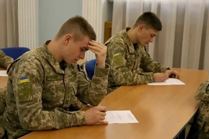 Курсантам военно-учебных заведений повысили стипендию
