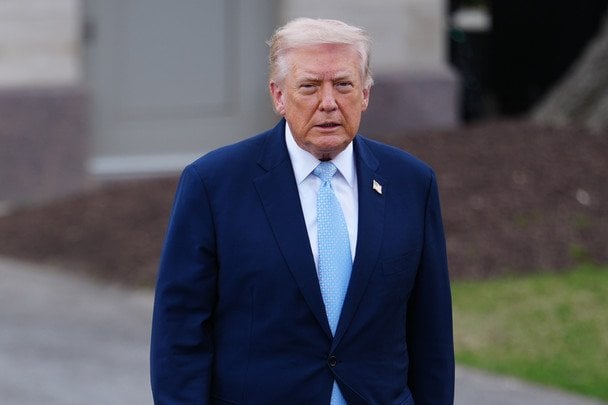 Prezydent USA unika rozmowy o Iranie, skupiając się na komplementach wobec prowadzącej Fox News