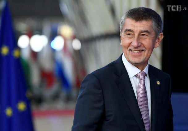 Премьер Чехии едет в Париж: продолжит ли Прага закупку боеприпасов для Украины