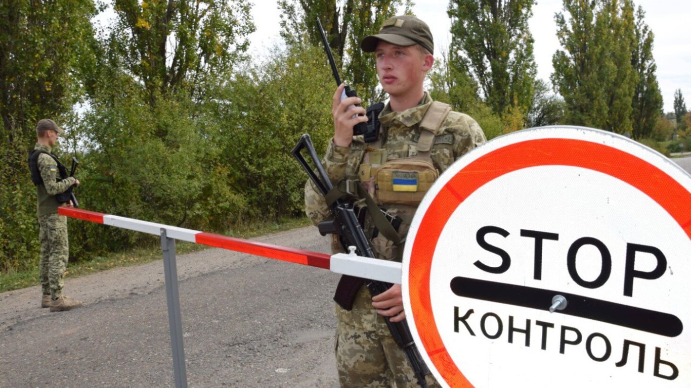 Батька засуджено за вивіз сина