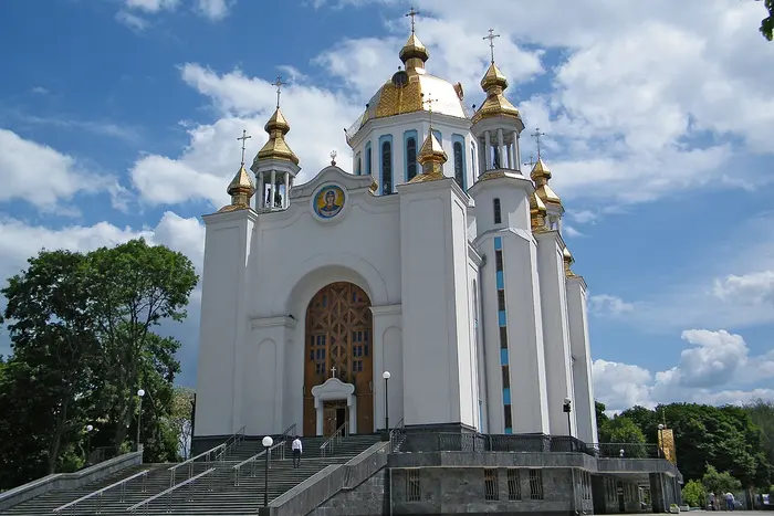 Графік зміни парафій до ПЦУ