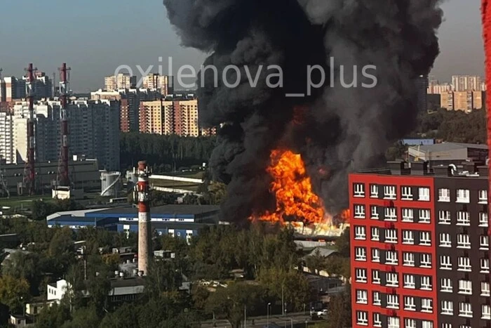 Pod Moskwą płoną magazyny (wideo)