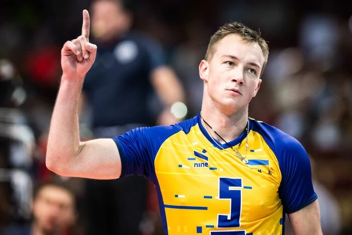 Український волейболіст Плотницький відмовився від потискання руки росіянам: реакція мережі