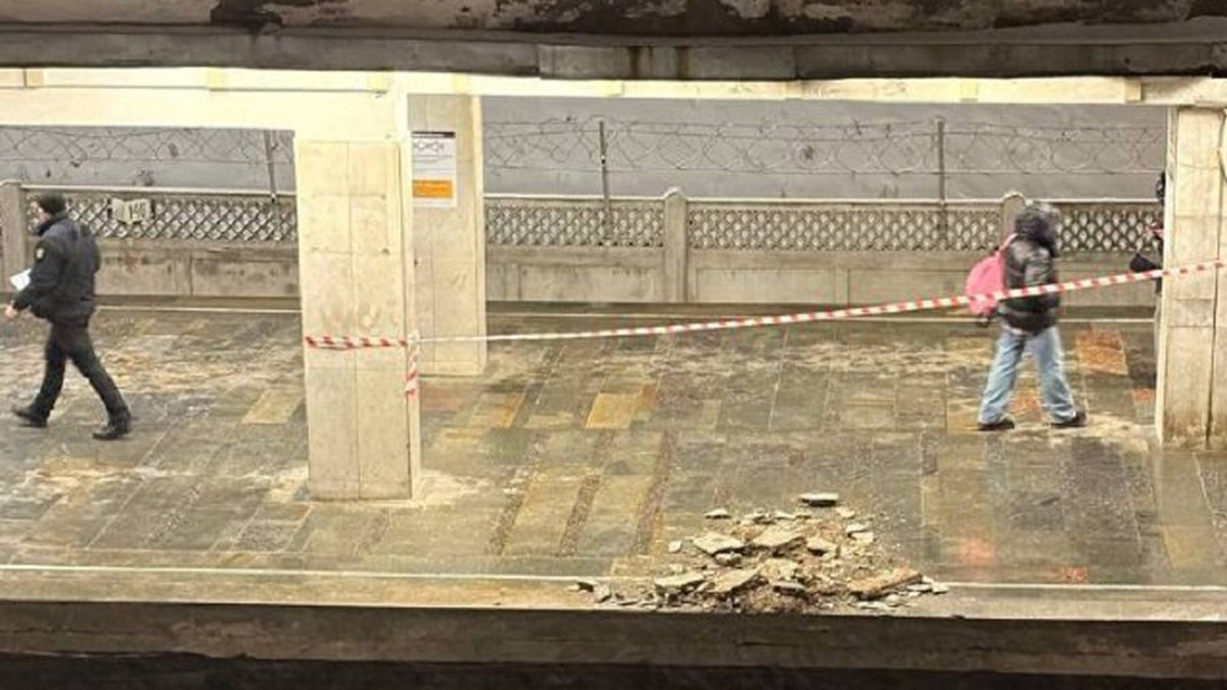 Происшествие в метро Киева: обрушения на двух станциях