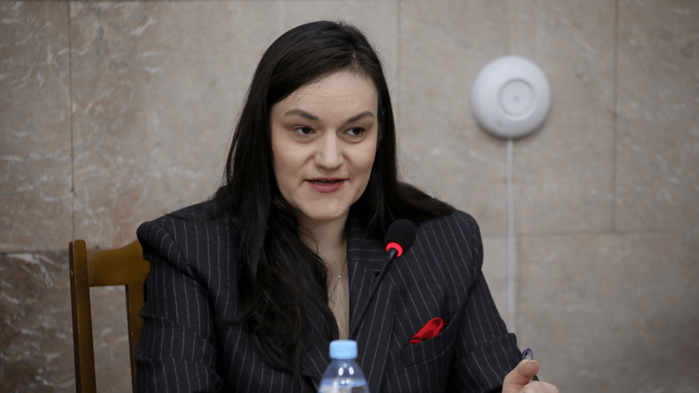 Реформа виїзду митців з України