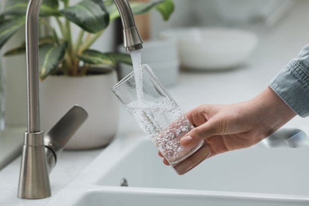 В Сумах ввели график подачи воды из-за перехода на резервное питание